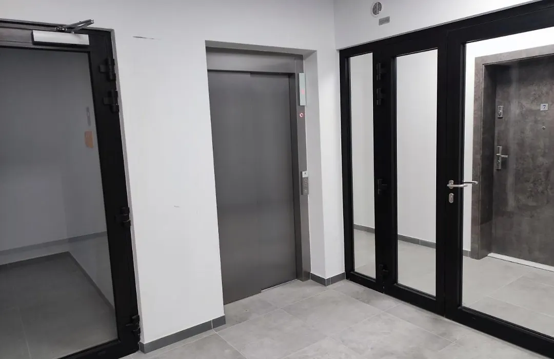 Apartament Obłędny z tarasem, widokiem na góry i miejscem do przechowywania rowerów w Kudowie-Zdroju-1