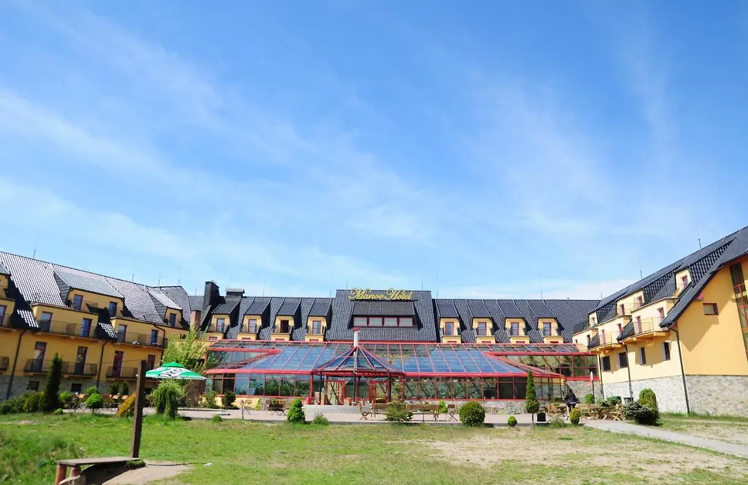 Manor Hotel-1