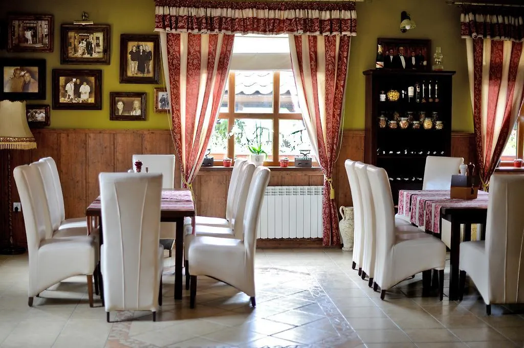 Pokoje gościnne Restauracji Don Roberto-1