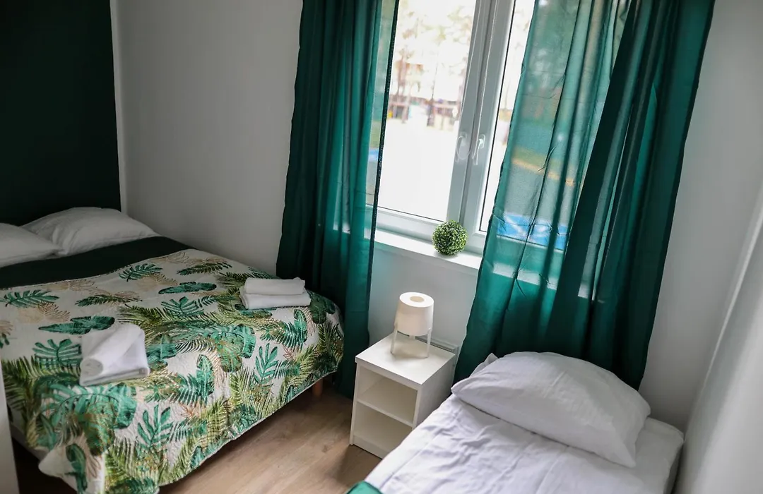 Apartamenty Poddąbek- basen kryty, sauna, animacje dla dzieci , małpi gaj, baseny na dachu-1