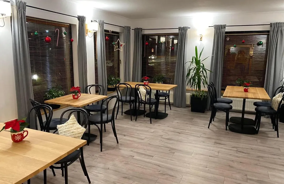 Hotel Restauracja Tajemniczy Ogród-1