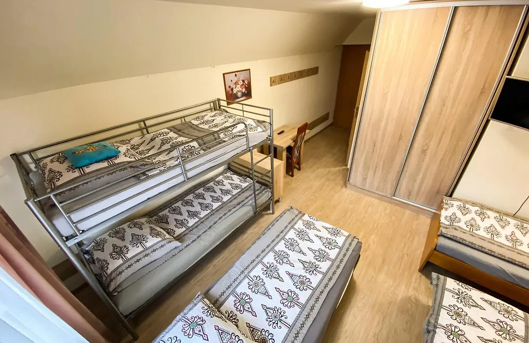 Ośrodek Wczasowo-Kolonijny Groń-1