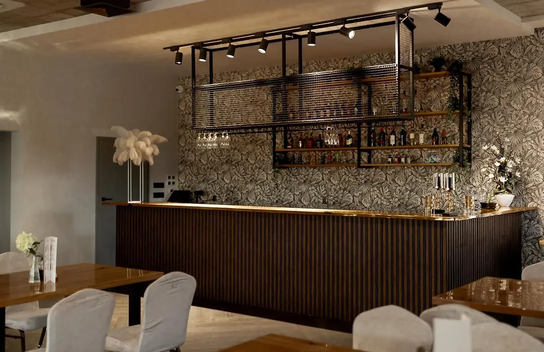Hotel Promenada Biznes&Wypoczynek-1