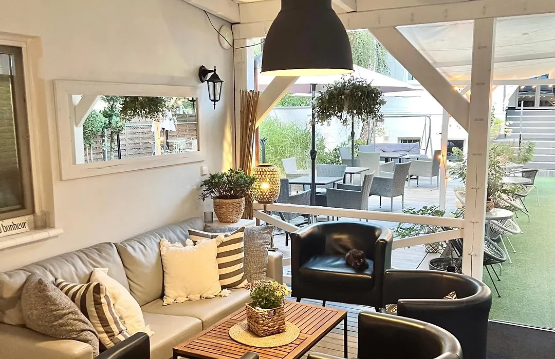Rezydencja Pod Tężnią&SPA-1