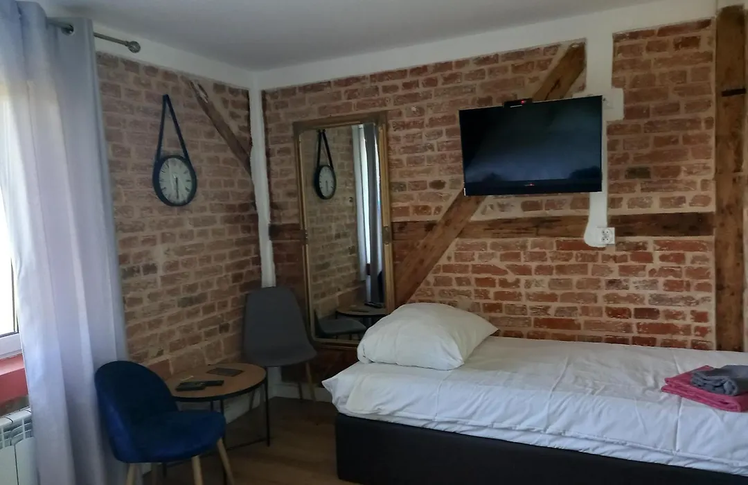 Leon'S Rooms-1