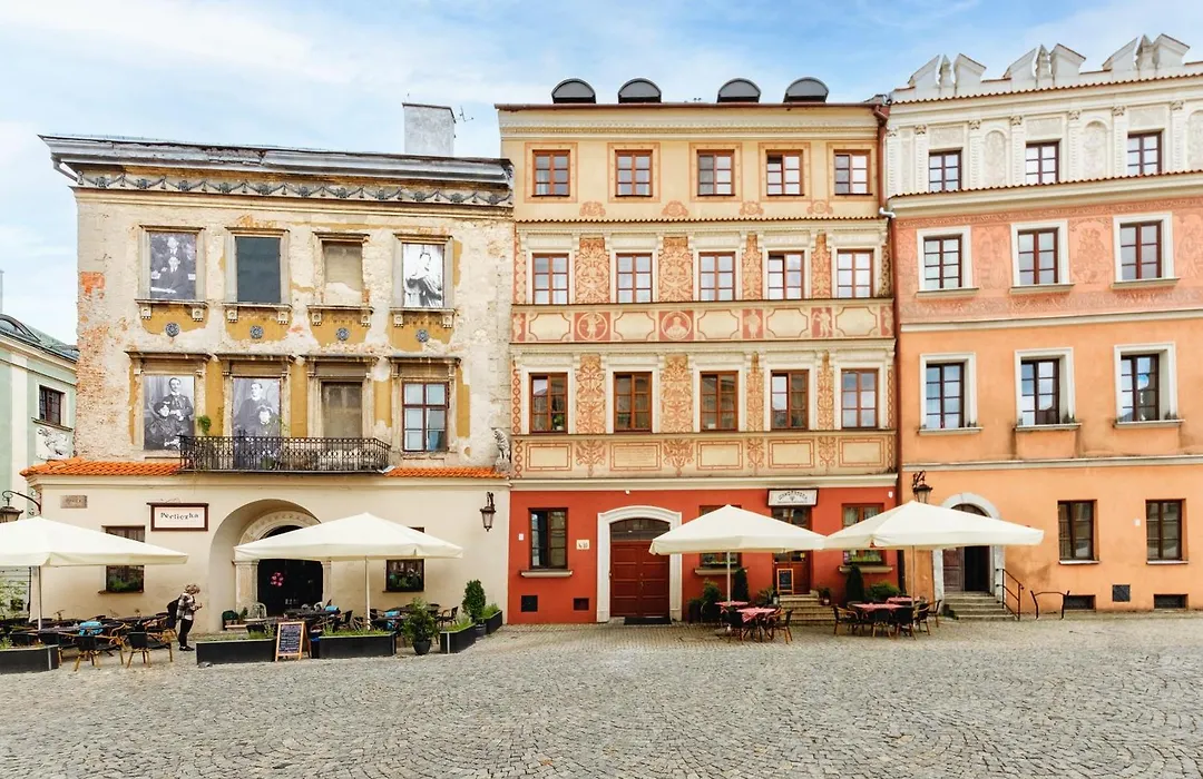 Rynek 10 Apartments-1