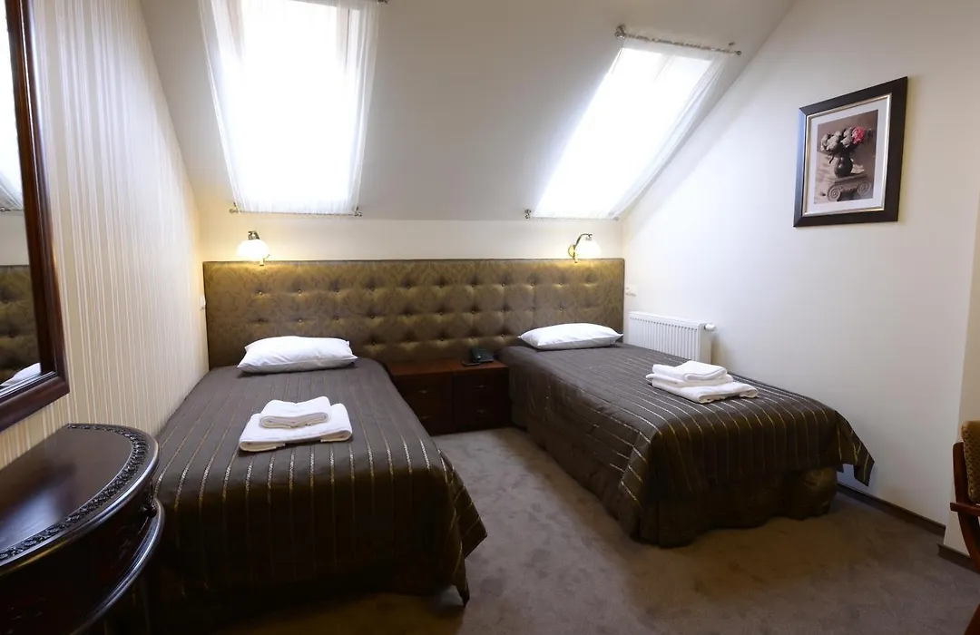 Hotel Fryderyk-1