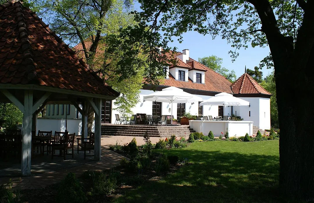 Biały Dwór-1