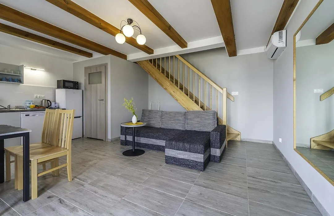 Frajda Domki - Apartamenty 6-Osobowe - Salon I Dwie Sypialnie Oraz Studia 4-Osobowe - Pokoj Z Aneksem Kuchennym-1