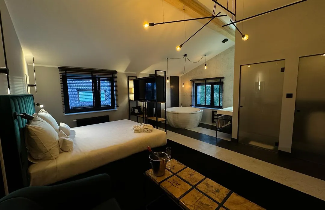 Amber Blue Wellness & Spa (Adults Only)-1