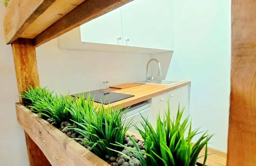 Garden House Jacuzzi-1