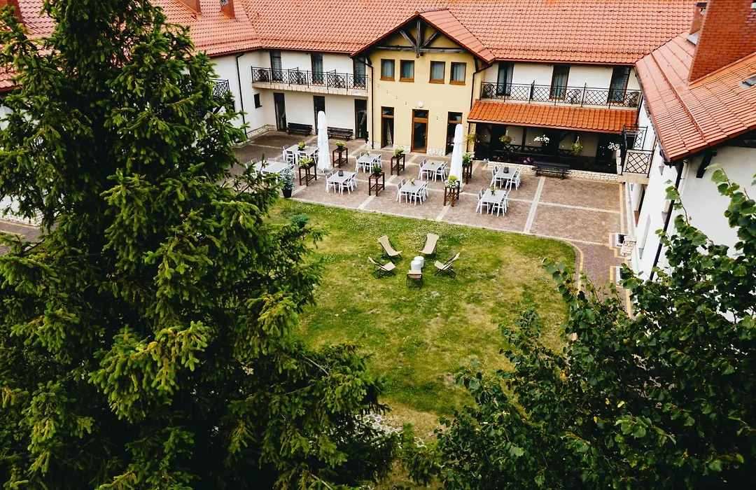 Hotel Pod Figurą-1