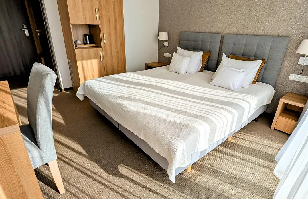 Hotel Arkadia Jelcz-Laskowice-1
