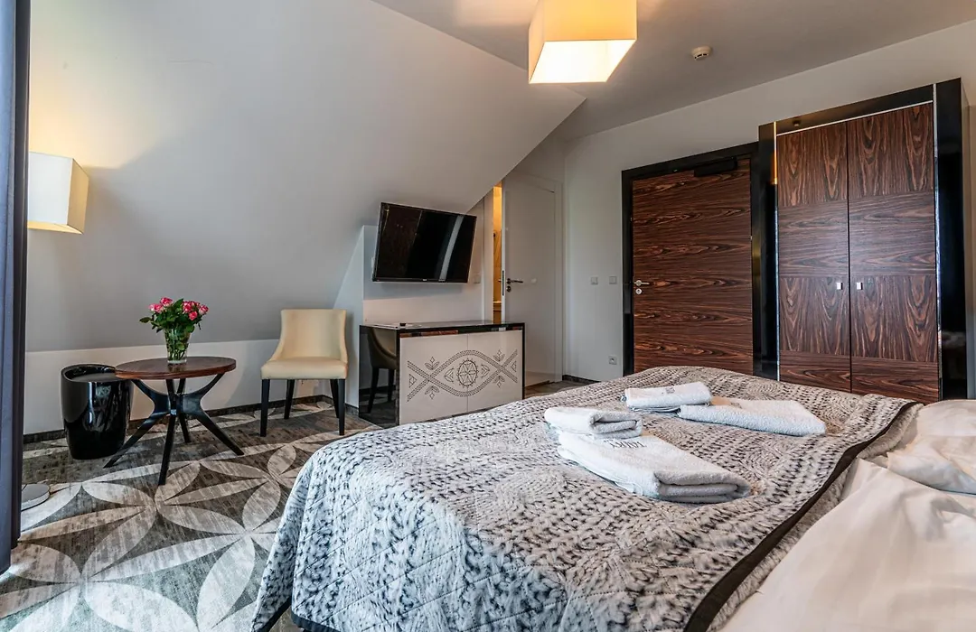 Aparthotel Tatry De Luxe Fizjomedical & Spa-1