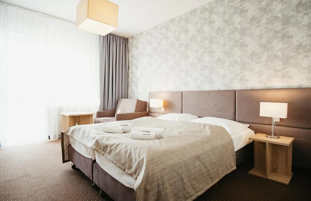 Akces Medical Fit&Spa Basen, Sauna, Jacuzzi i Siłownia w Cenie-1