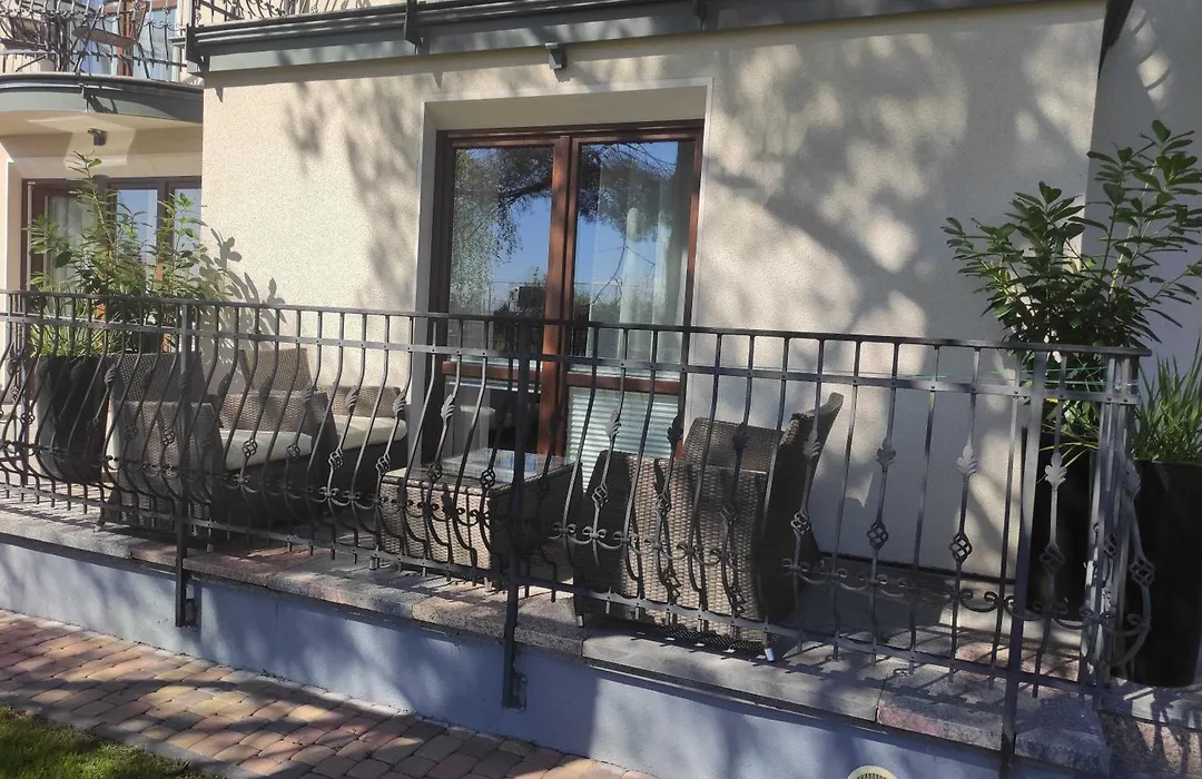 Karla, apartamenty i pokoje w Dębkach-1