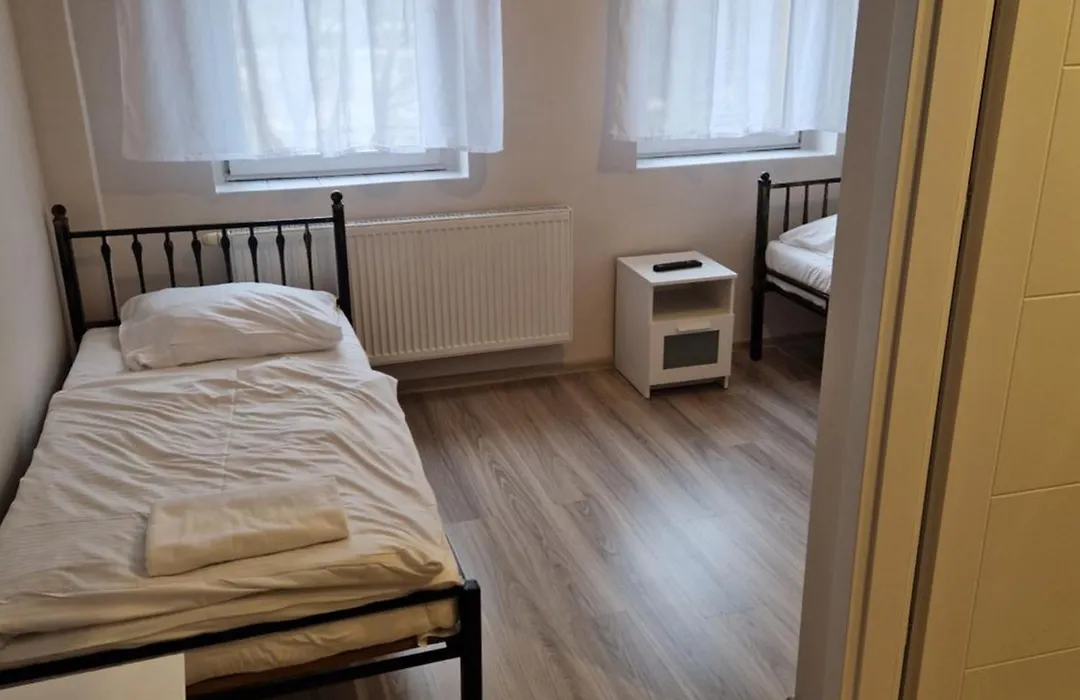 Restauracja i Noclegi Pod Sikorką-1