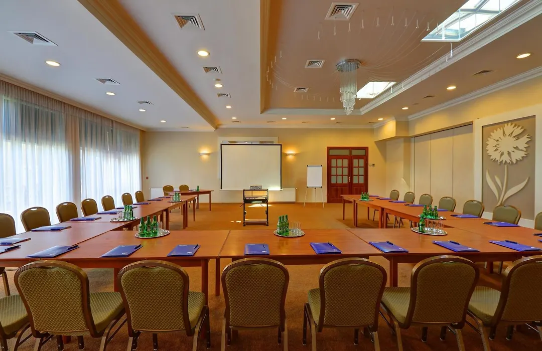 Hotel Chabrowy Dworek-1