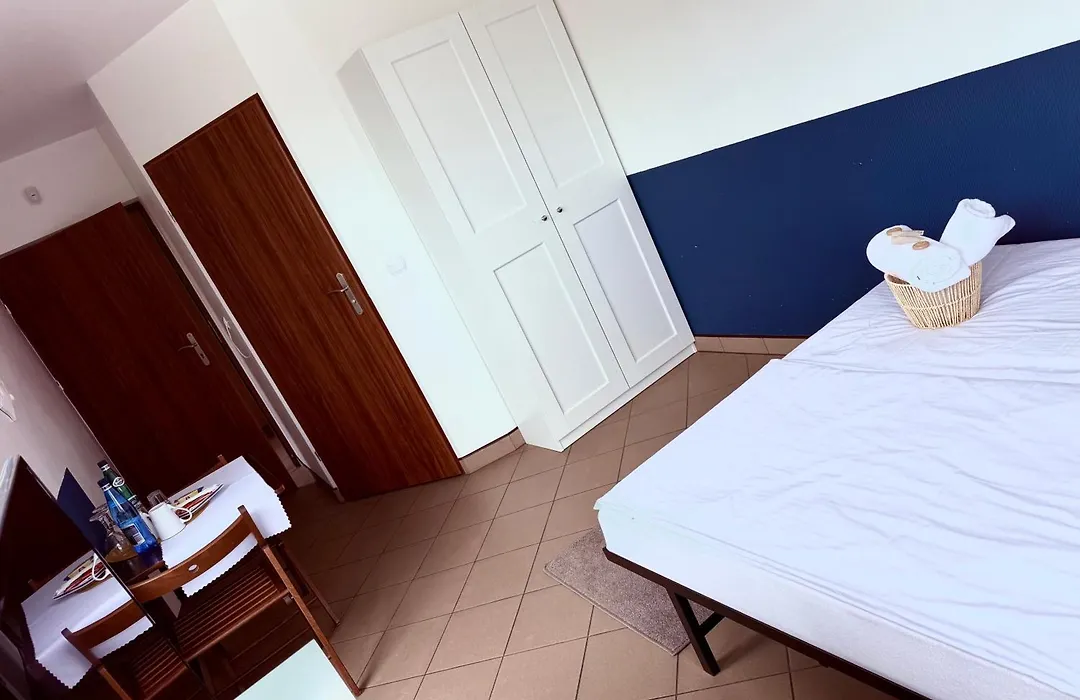 Kompleks Gastronomiczno Hotelowy Tahiti-1
