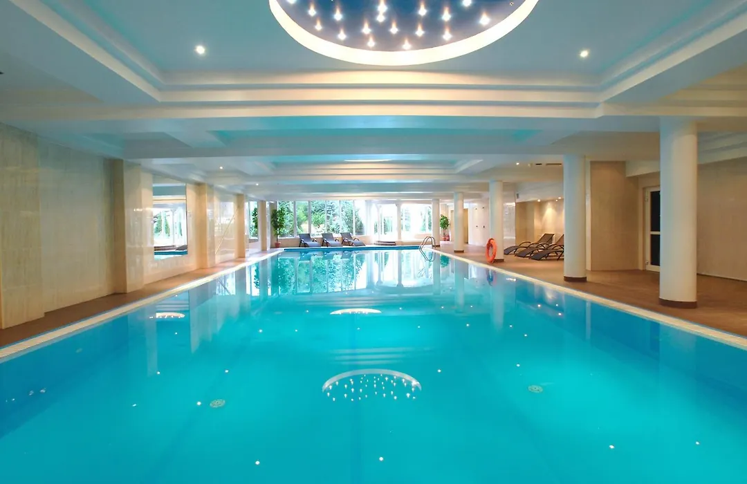 Hotel Ambasador Chojny-1