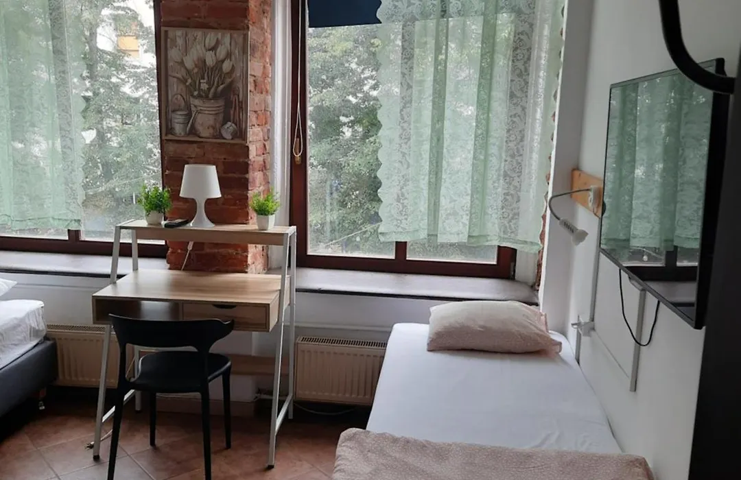Room Hostel Piotrkowska-1