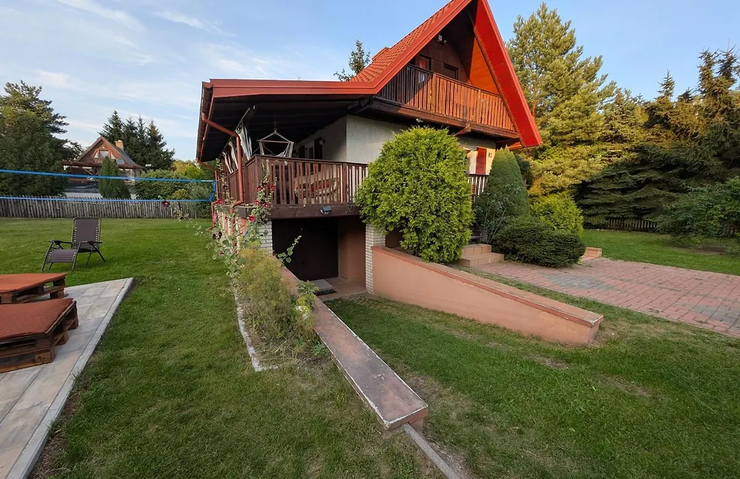 Domek Letniskowy W Szkotowie-1