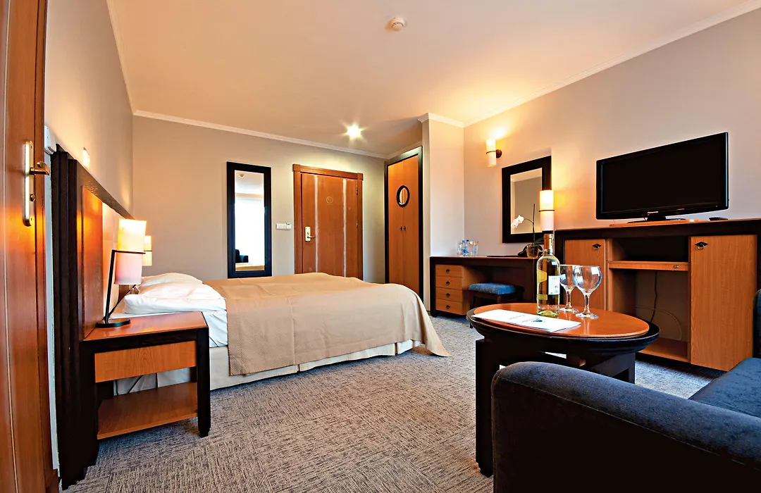 Leba Hotel & Spa-1