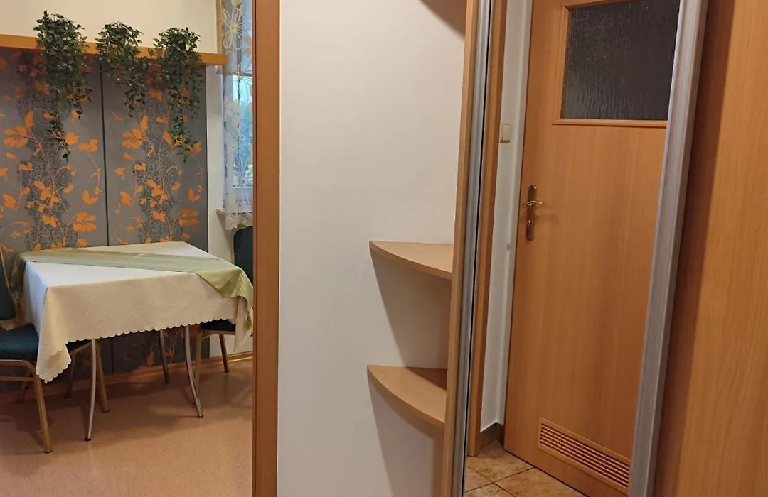 Gosciniec Tombor-1