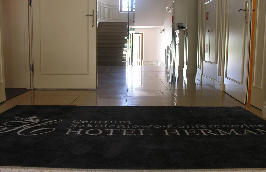 Hotel Herman-1
