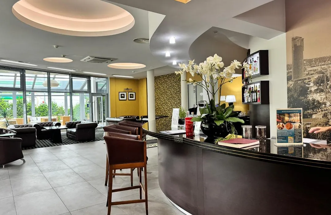 Hotel Business Faltom Gdynia-1