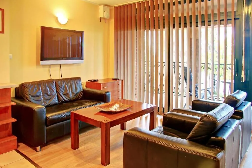 Apartamenty&Restauracja Janus-1