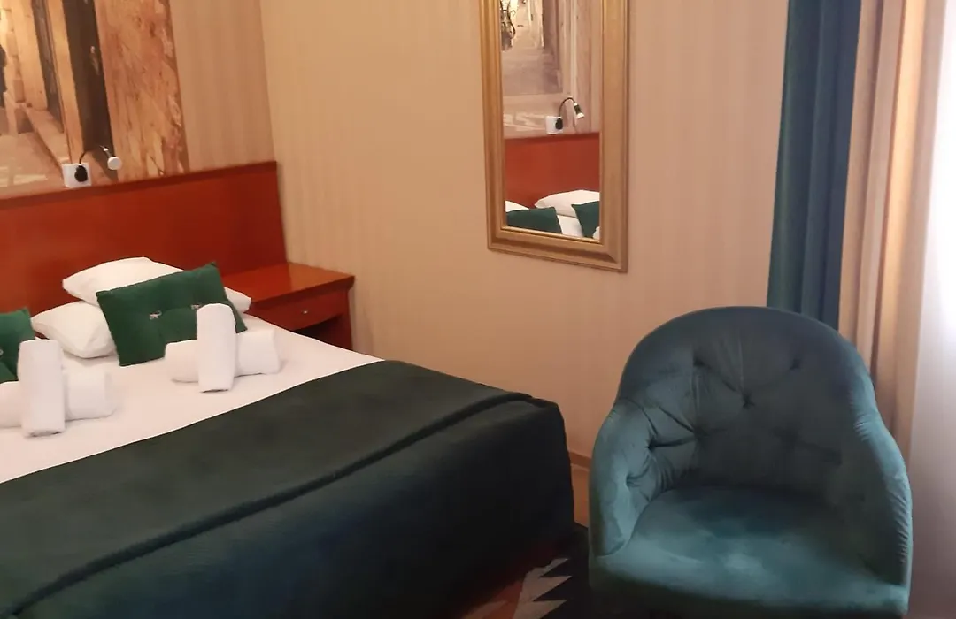 Hotel Wenecki-1