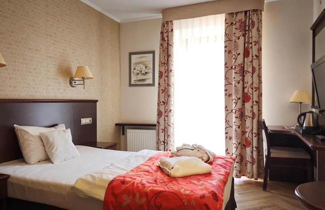 Malinowy Dwór Hotel Medical SPA-1