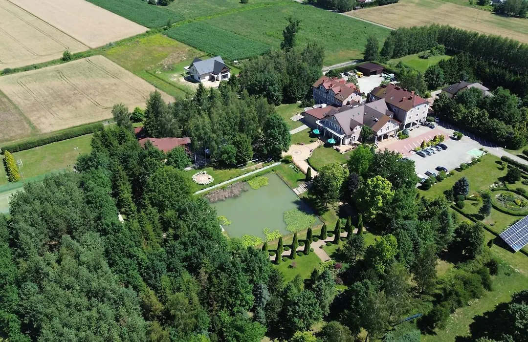 Hotel Chabrowy Dworek-1