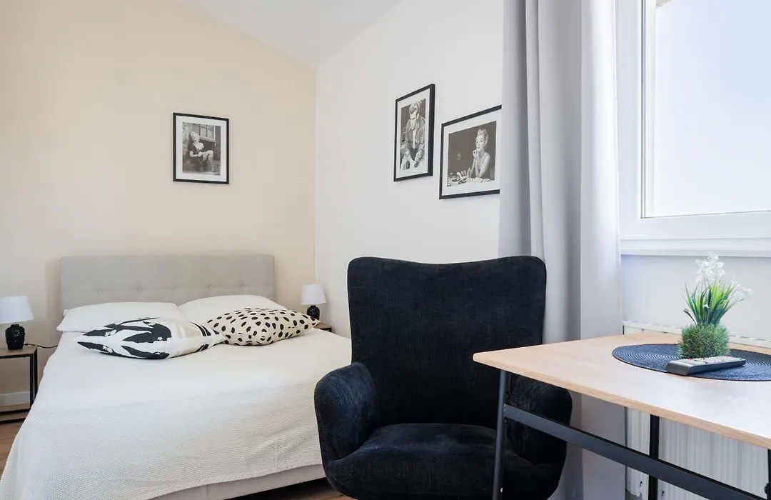 Willa Bliźniak - Pokoje i Apartamenty Bardzo Blisko Plaży-1