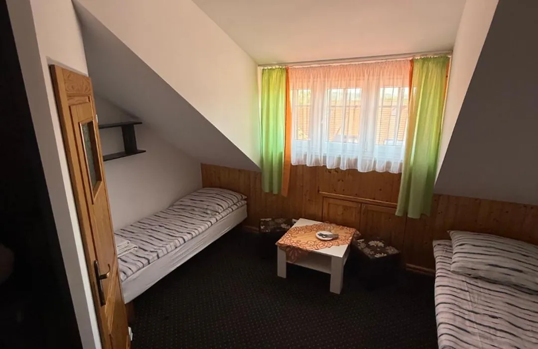 Pokoje Goscinne Straznica-1