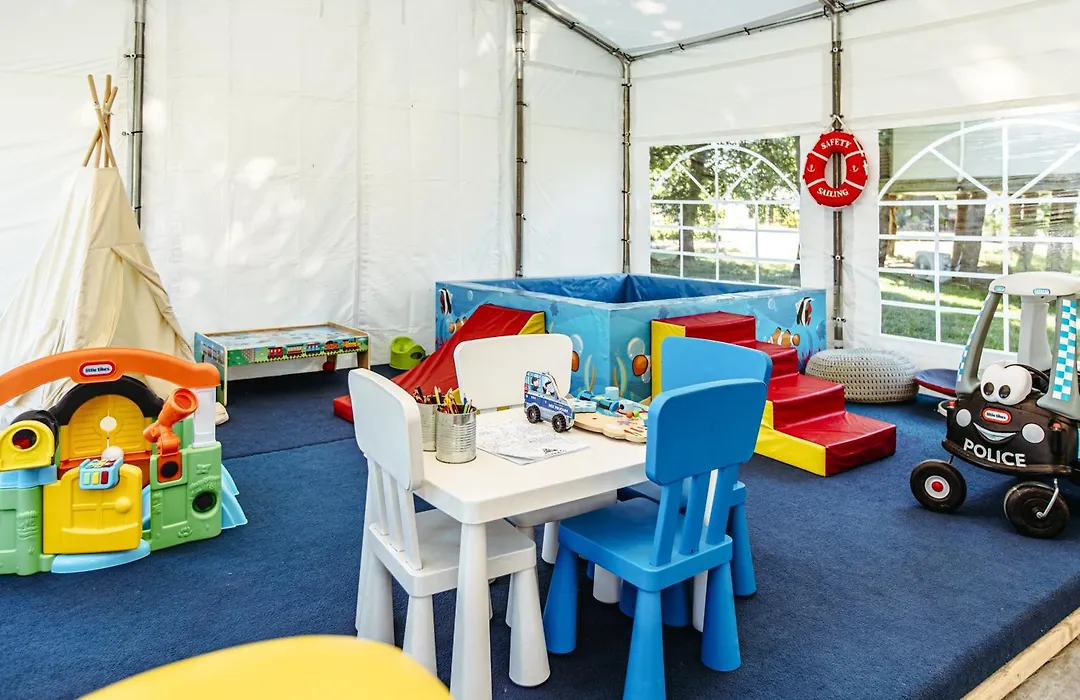 Herbals Glamping Mielno - domki nad jeziorem i morzem-1