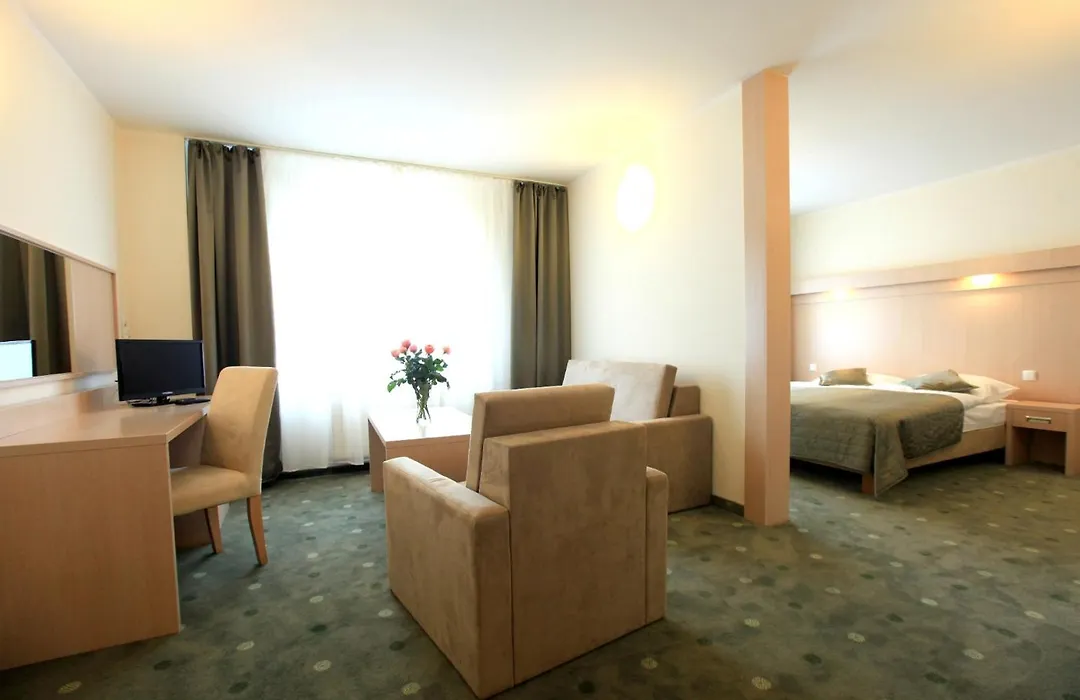 Hotel Cieplice MEDI&SPA-1