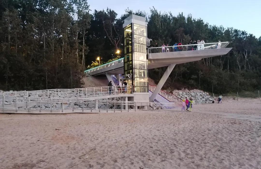 PINEA Apartament z widokiem na morze z basenem i SPA przy plaży-1