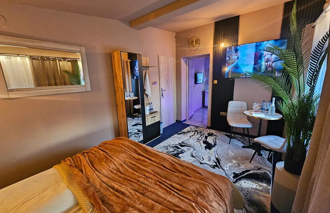 ZAJAZD ALBATROS Rzeszów POKOJE DOMKI APARTAMENTY SPA-1