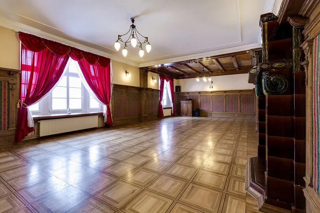 Pałac Spiż koło Karpacza-1