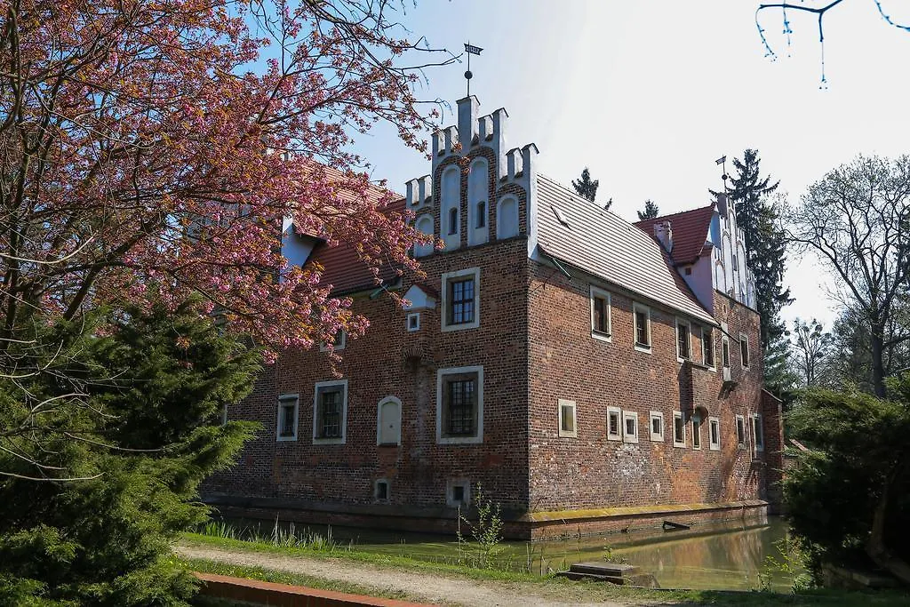 Zamek na wodzie w Wojnowicach-1