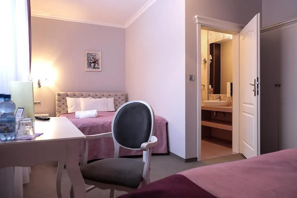 Hotel Madelaine-1