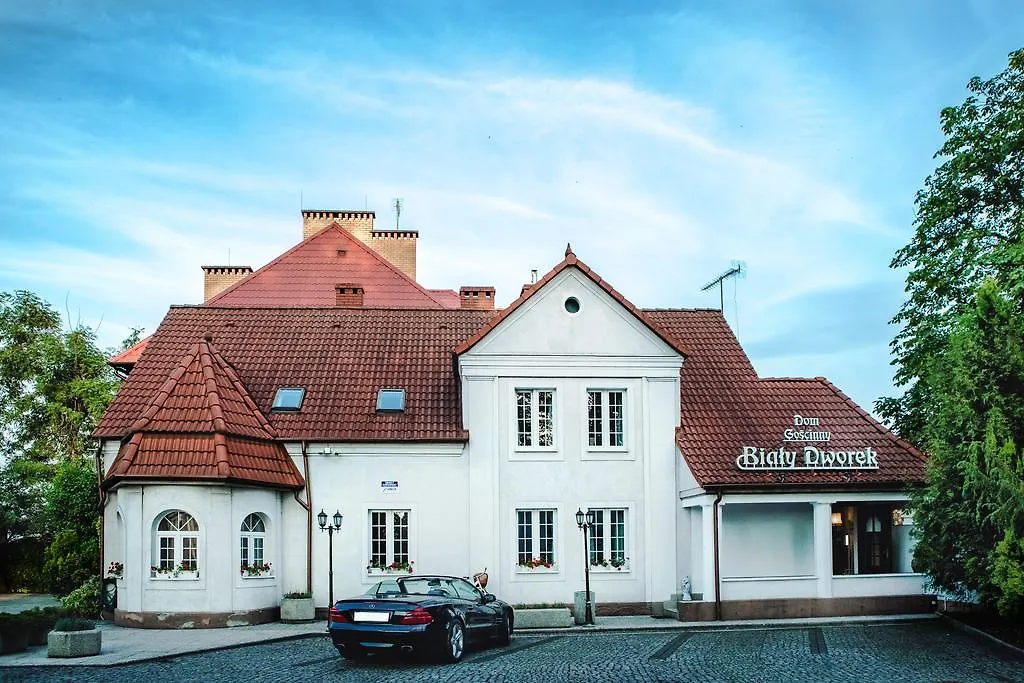 Dom Goscinny Bialy Dworek-1