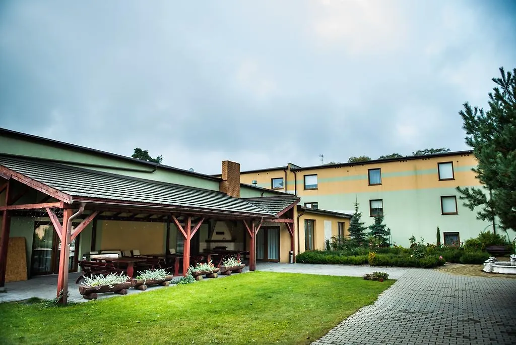 Hotel Leszczynski By Zabost-1