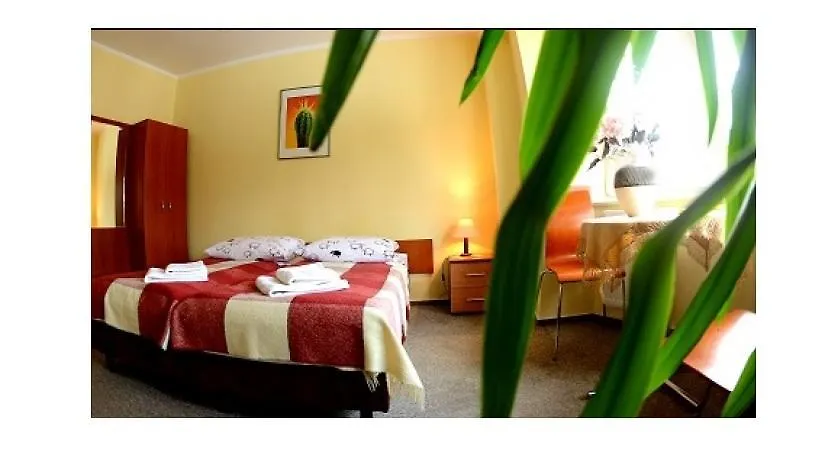 Hotelik przy Bramie-1