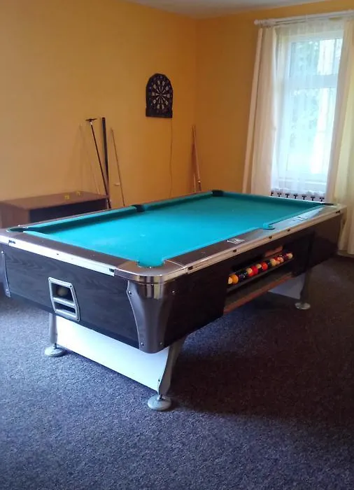 Hostel Dworek Osiecki KORAL-1
