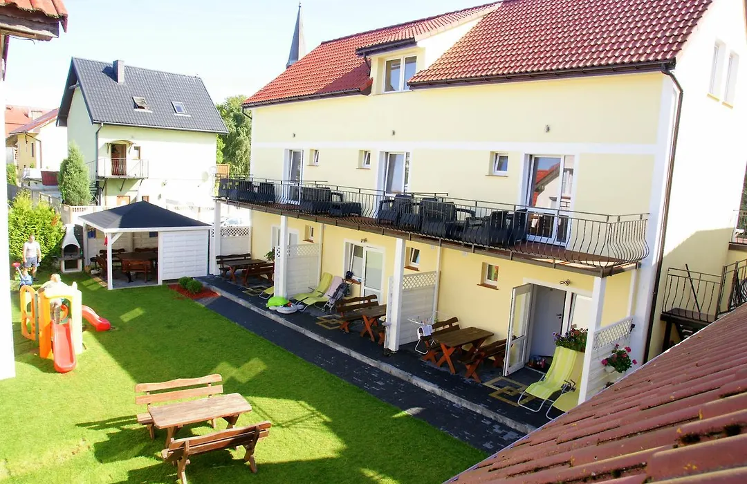 Koral Apartmenty z kuchnią tarasem place zabaw 1 min od morza-1