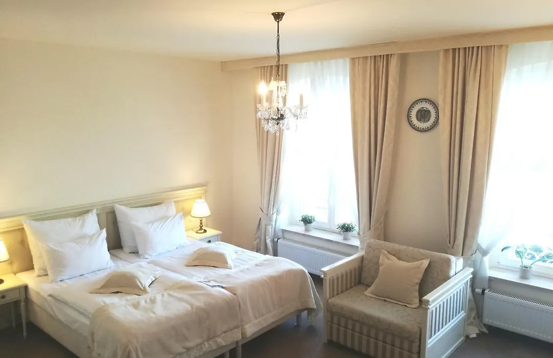 Hotel SPA Akacjowy Dwór-1
