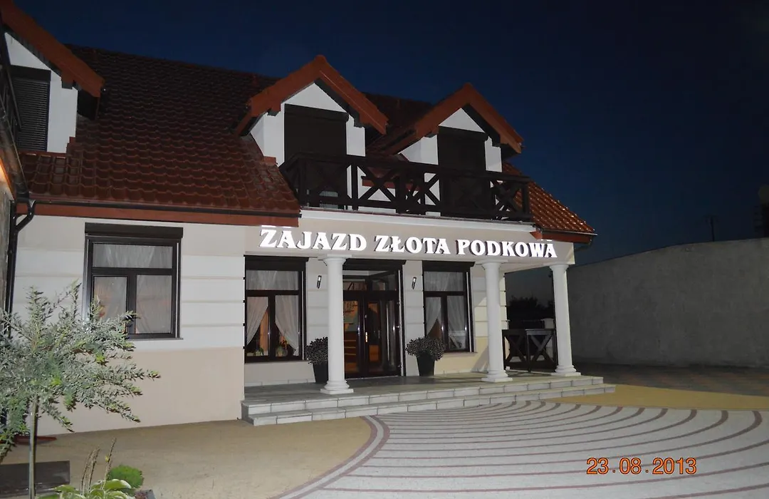 Zajazd Złota Podkowa-1